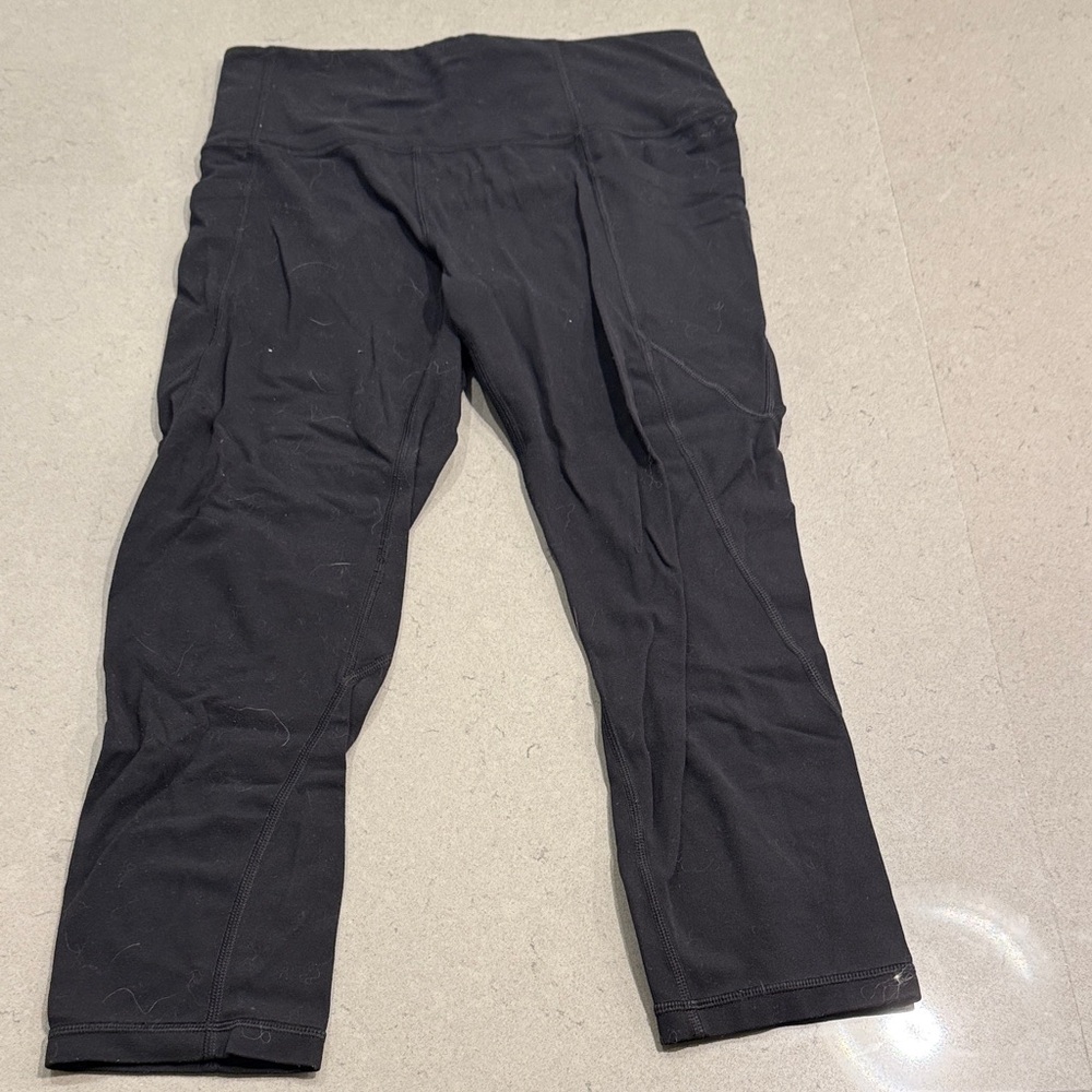 Athleta women black Capri leggings